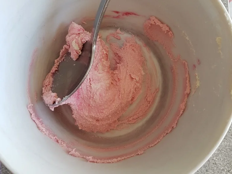 Vanille Buttercremetorte mit Feigenmus, Baiser und Karamelsosse - Rezept - Bild Nr. 5249