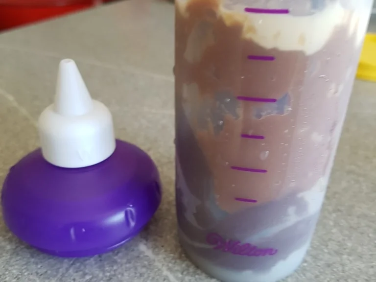 Vanille Buttercremetorte mit Feigenmus, Baiser und Karamelsosse - Rezept - Bild Nr. 5252