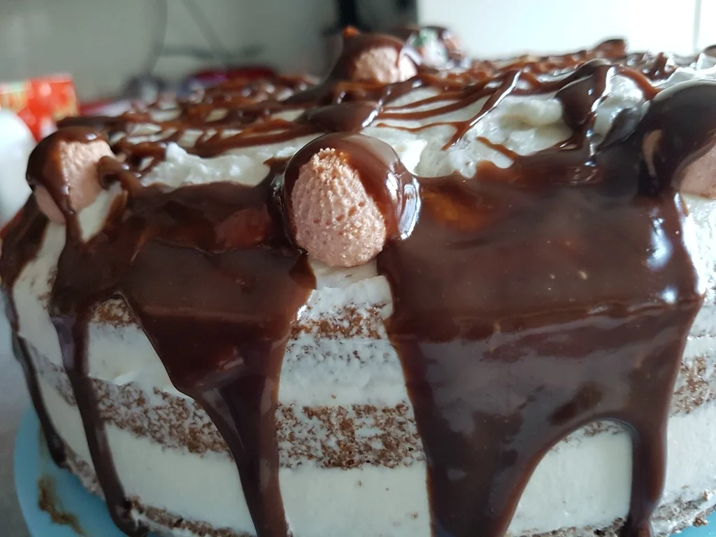 Vanille Buttercremetorte mit Feigenmus, Baiser und Karamelsosse - Rezept - Bild Nr. 5264