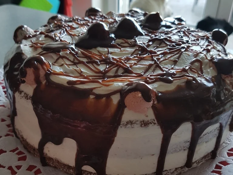 Vanille Buttercremetorte mit Feigenmus, Baiser und Karamelsosse - Rezept - Bild Nr. 5266