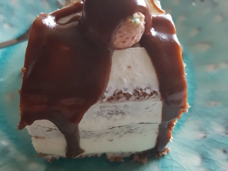 Vanille Buttercremetorte mit Feigenmus, Baiser und Karamelsosse - Rezept - Bild Nr. 5274