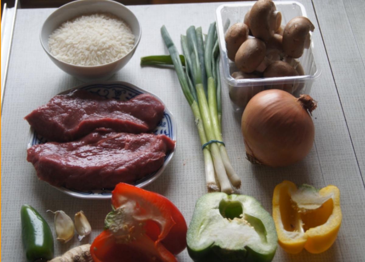 Gebratenes Rindfleisch mit Gemüse, Austernsauce und Jasmin-Reis - Rezept - Bild Nr. 5250