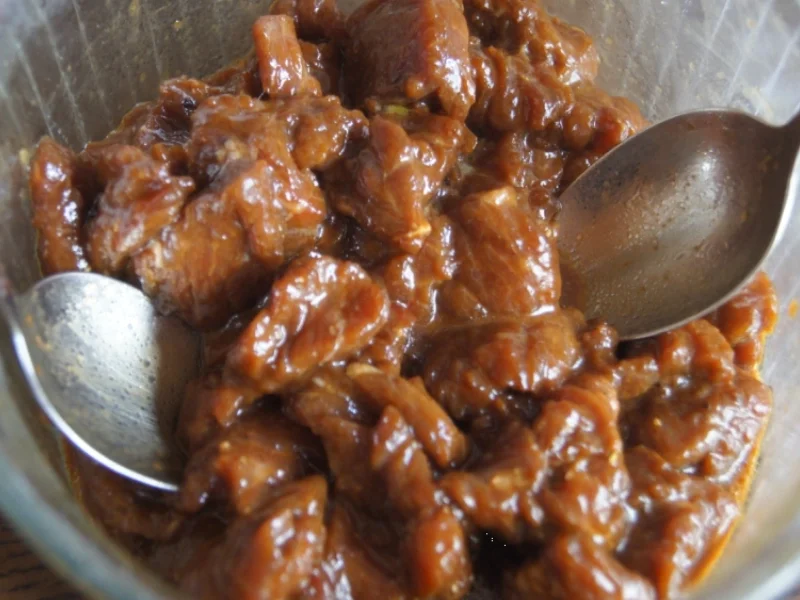 Gebratenes Rindfleisch mit Gemüse, Austernsauce und Jasmin-Reis - Rezept - Bild Nr. 5253