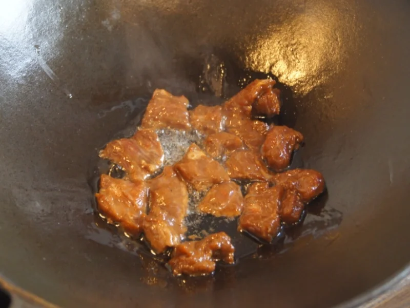 Gebratenes Rindfleisch mit Gemüse, Austernsauce und Jasmin-Reis - Rezept - Bild Nr. 5254