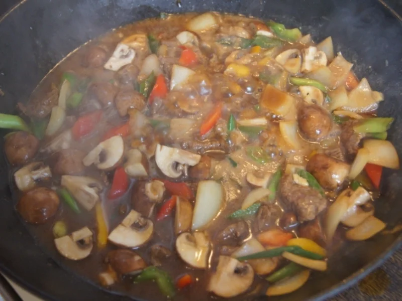 Gebratenes Rindfleisch mit Gemüse, Austernsauce und Jasmin-Reis - Rezept - Bild Nr. 5262