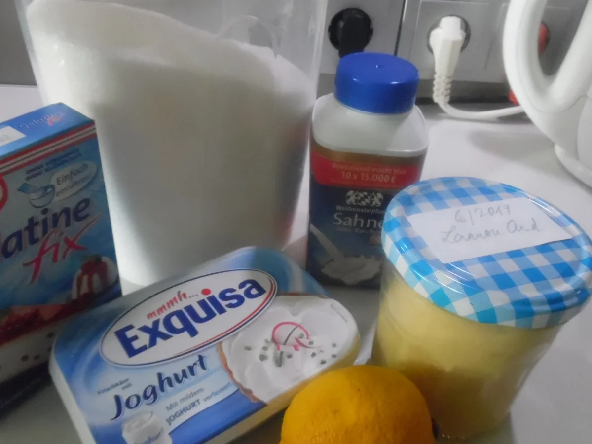 Rezept: Limonen-Charlotte in Miniatur Bild Nr. 5269 Limonen-Charlotte in Miniatur - Rezept - Bild Nr. 5269