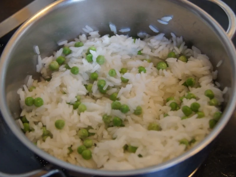 Rezept: Hähnchencurry mit Jasmin-Erbsen-Reis Bild Nr. 5301 Hähnchencurry mit Jasmin-Erbsen-Reis - Rezept - Bild Nr. 5301