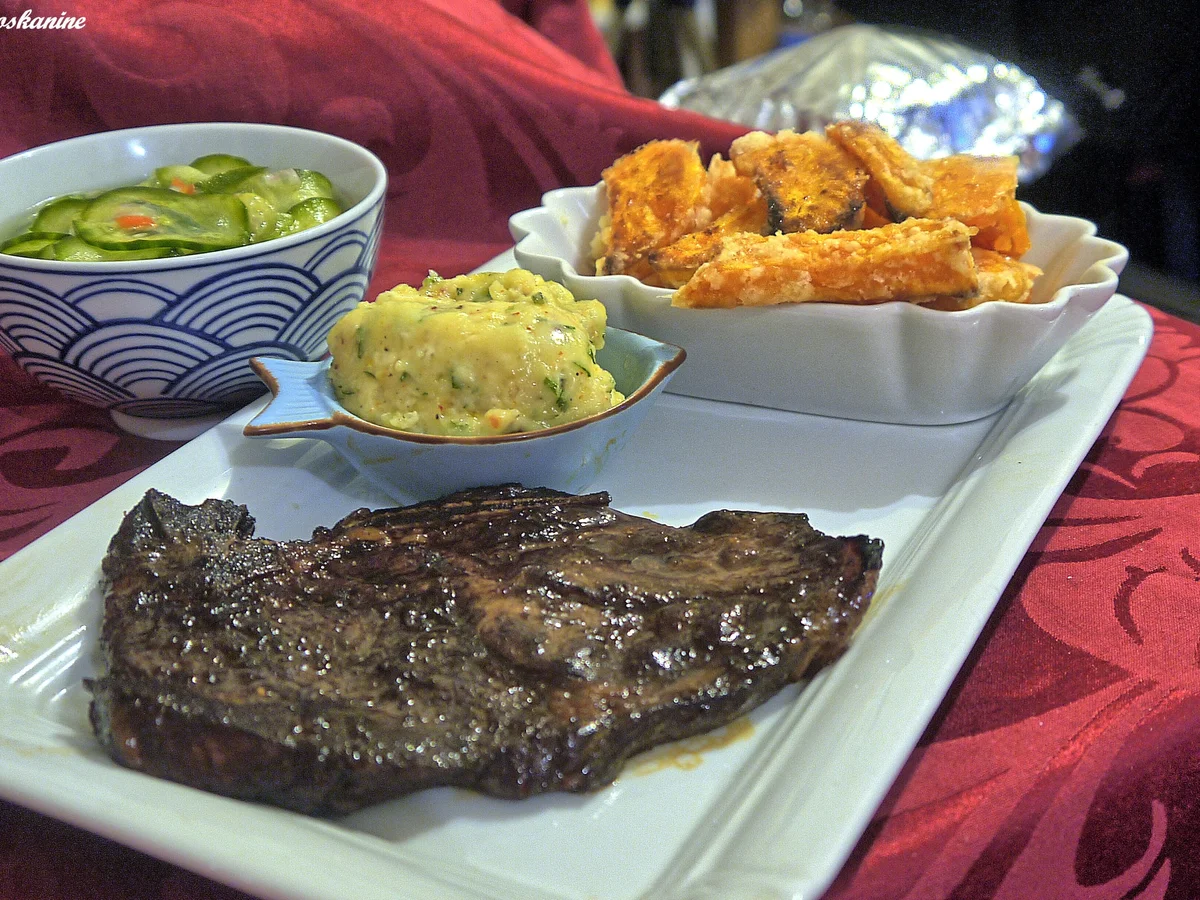 Rezept: Ingwer-Kotlett mit Süßkartoffel-Pommes, Zitronen-Koriander-Majo Bild Nr. 5276 Ingwer-Kotlett mit Süßkartoffel-Pommes, Zitronen-Koriander-Majo - Rezept - Bild Nr. 5276