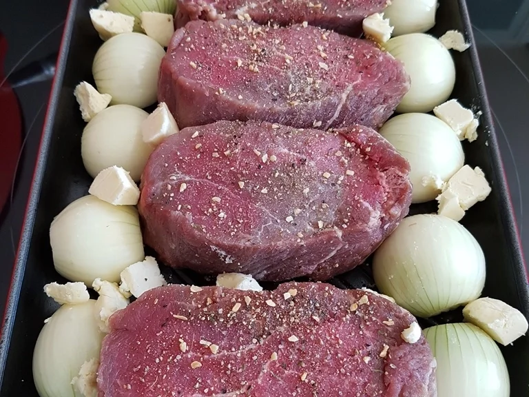 Rezept: Filetsteak`s (medium) mit Stiltonsosse à la Biggi Bild Nr. 5265 Filetsteak`s (medium) mit Stiltonsosse à la Biggi - Rezept - Bild Nr. 5265