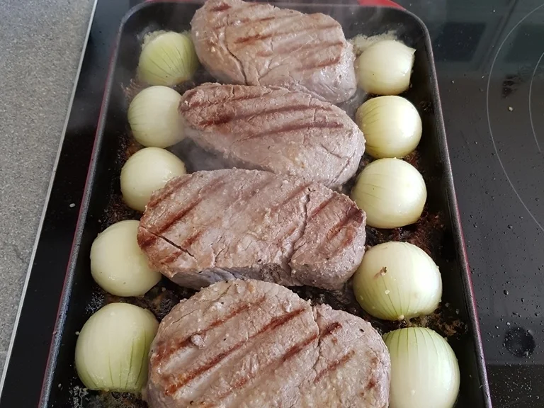 Rezept: Filetsteak`s (medium) mit Stiltonsosse à la Biggi Bild Nr. 5268 Filetsteak`s (medium) mit Stiltonsosse à la Biggi - Rezept - Bild Nr. 5268