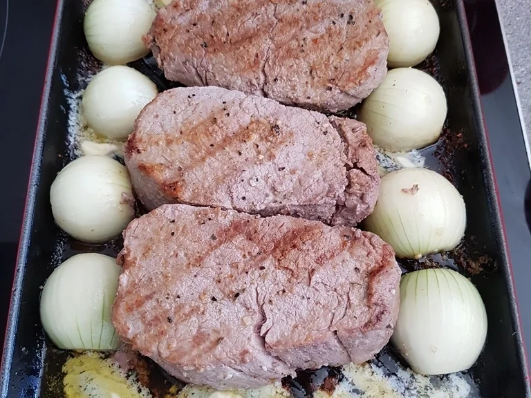 Rezept: Filetsteak`s (medium) mit Stiltonsosse à la Biggi Bild Nr. 5270 Filetsteak`s (medium) mit Stiltonsosse à la Biggi - Rezept - Bild Nr. 5270