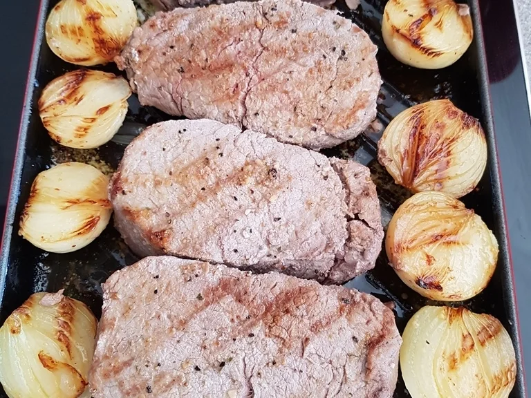 Rezept: Filetsteak`s (medium) mit Stiltonsosse à la Biggi Bild Nr. 5271 Filetsteak`s (medium) mit Stiltonsosse à la Biggi - Rezept - Bild Nr. 5271