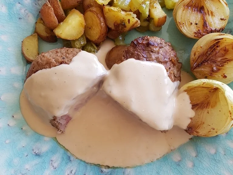 Rezept: Filetsteak`s (medium) mit Stiltonsosse à la Biggi Bild Nr. 5275 Filetsteak`s (medium) mit Stiltonsosse à la Biggi - Rezept - Bild Nr. 5275