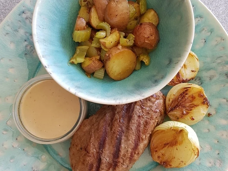 Rezept: Filetsteak`s (medium) mit Stiltonsosse à la Biggi Bild Nr. 5274 Filetsteak`s (medium) mit Stiltonsosse à la Biggi - Rezept - Bild Nr. 5274