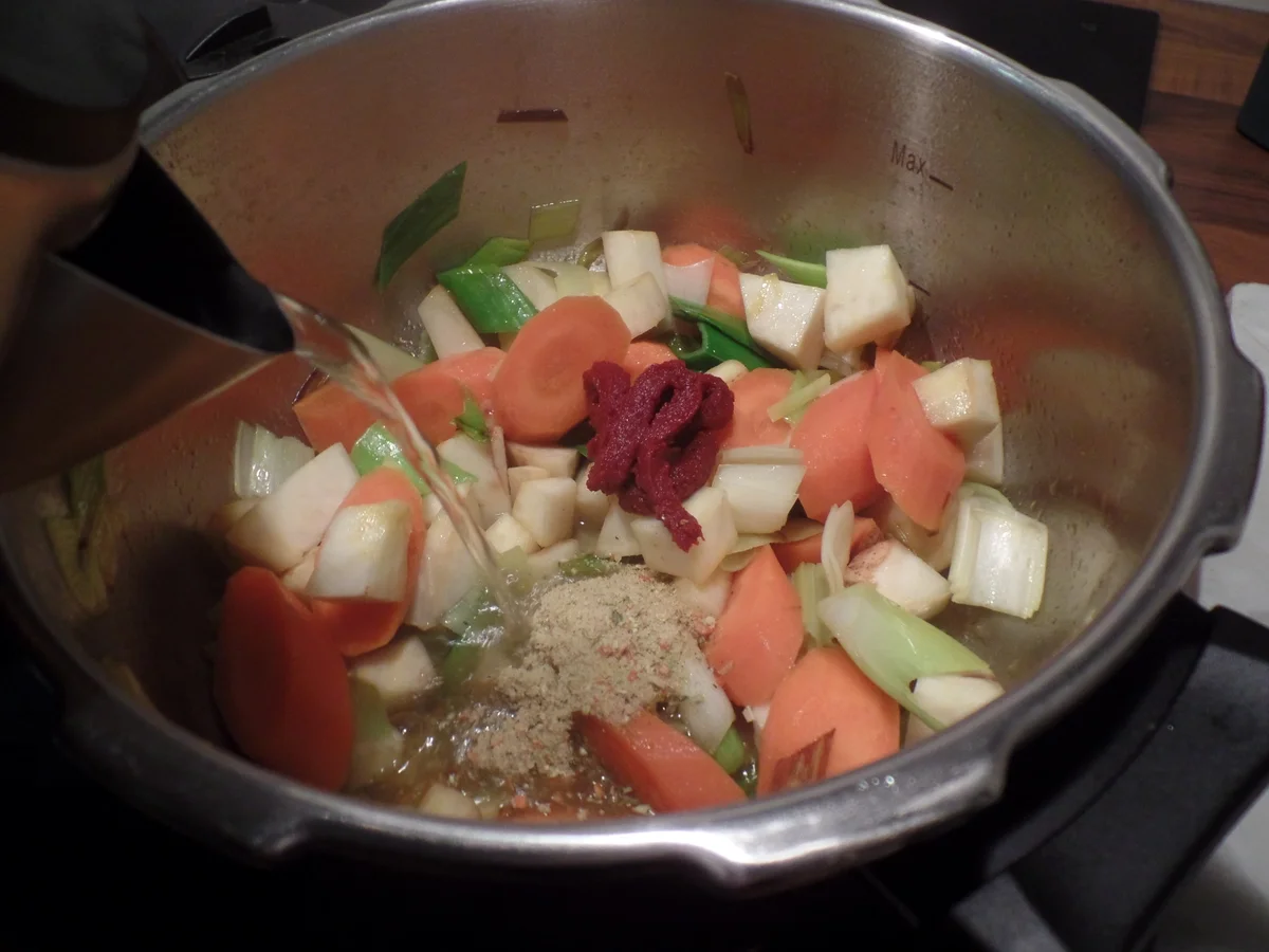 Rouladen gefüllt mit Feta-Aprikosencreme - Rezept - Bild Nr. 5280