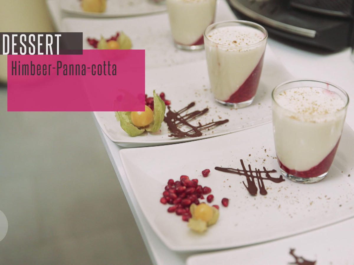 Duett von Panna-Cotta und Himbeeren - Rezept - kochbar.de