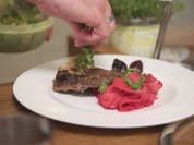 Lamm-Ossobuco mit Gremolata an Rote Beete Pappardelle  und Rotwein-Balsamico Schalotte - Rezept - Bild Nr. 2