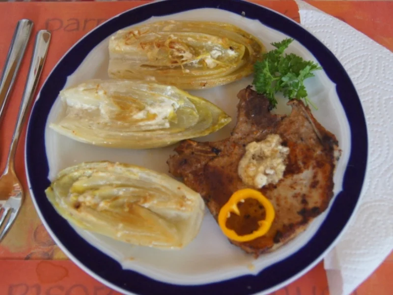 Kotelett mit pikant gebratenen Chicoree - Rezept - Bild Nr. 5290