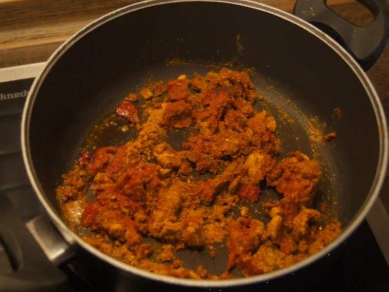 Rezept: Currywurst mit selbst gemachter Sauce Bild Nr. 5285 Currywurst mit selbst gemachter Sauce - Rezept - Bild Nr. 5285