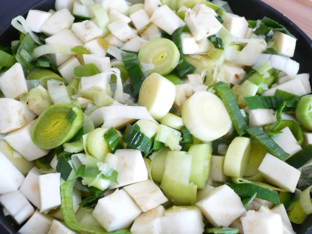 Rezept: Rippchen mit Sellerie -Porree -Gemüse Bild Nr. 5308 Rippchen mit Sellerie -Porree -Gemüse - Rezept - Bild Nr. 5308