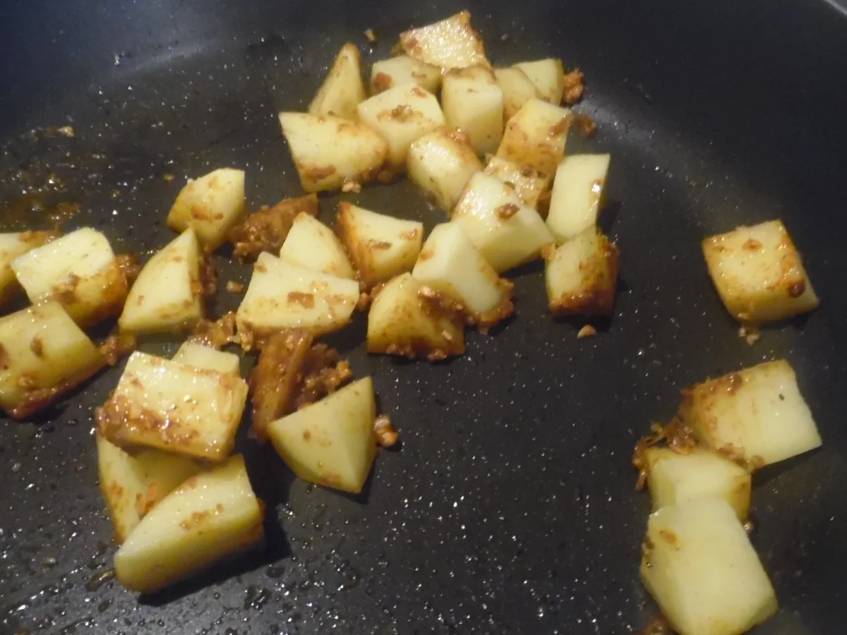 Tandoori Chicken mit Aloo Gobi (indischer Blumenkohl) - Rezept - Bild Nr. 5317