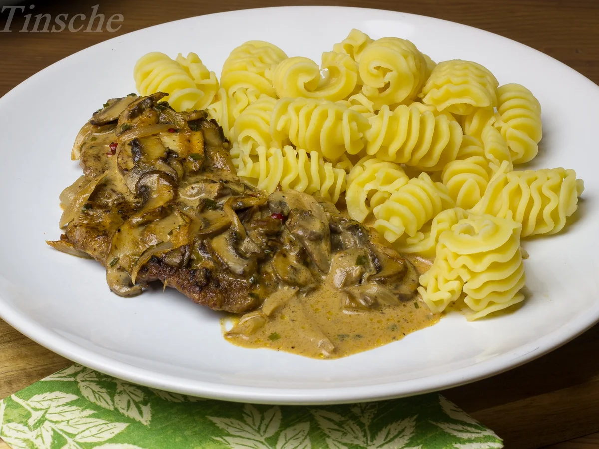 Rezept: Zarte Jägerschnitzel Bild Nr. 5309 Zarte Jägerschnitzel - Rezept - Bild Nr. 5309