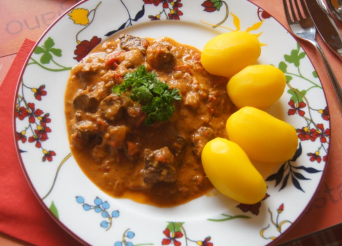 Bilder für Feuriger Spitzpaprika-Tafelspitz-Gulasch - Rezept