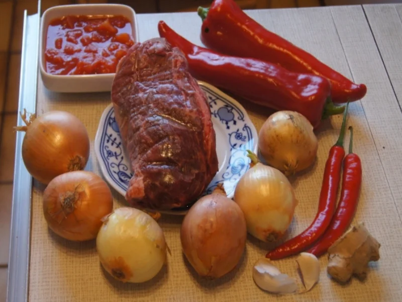 Rezept: Feuriger Spitzpaprika-Tafelspitz-Gulasch Bild Nr. 5306 Feuriger Spitzpaprika-Tafelspitz-Gulasch - Rezept - Bild Nr. 5306