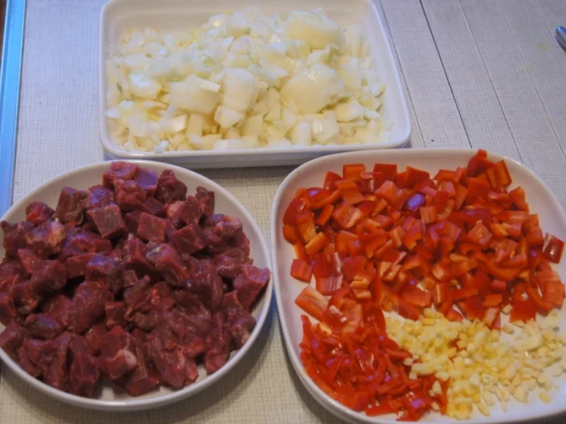 Rezept: Feuriger Spitzpaprika-Tafelspitz-Gulasch Bild Nr. 5307 Feuriger Spitzpaprika-Tafelspitz-Gulasch - Rezept - Bild Nr. 5307