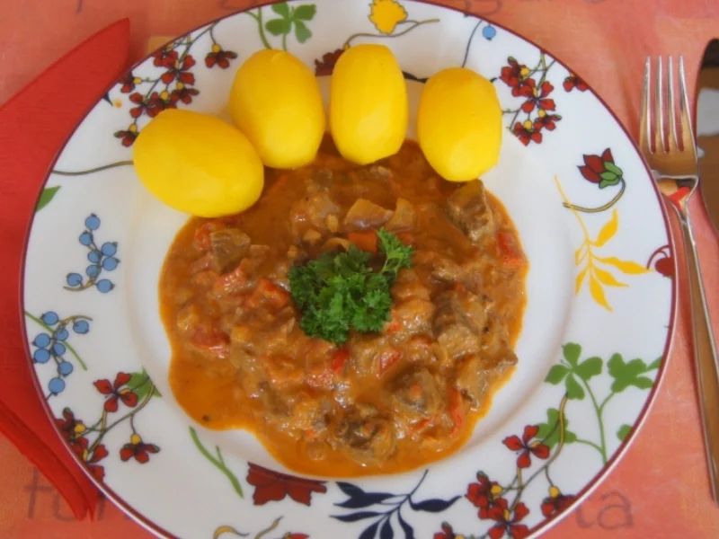 Rezept: Feuriger Spitzpaprika-Tafelspitz-Gulasch Bild Nr. 5323 Feuriger Spitzpaprika-Tafelspitz-Gulasch - Rezept - Bild Nr. 5323