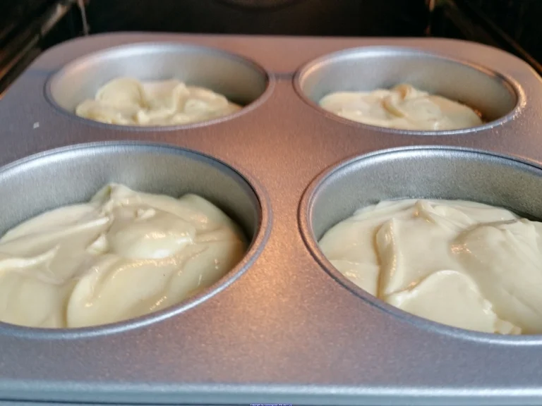 "Veganer" Rührkuchen (in der Kinderbackform) - Rezept - Bild Nr. 4