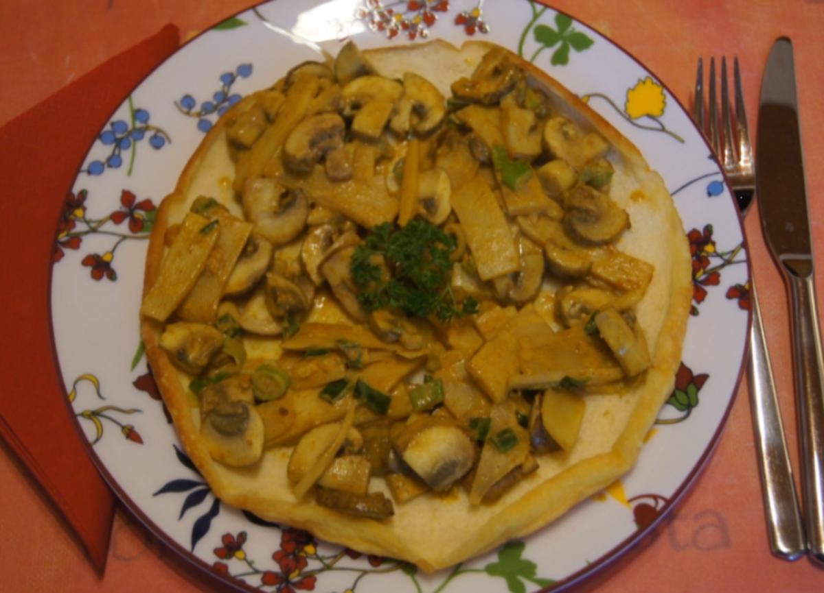 Bilder für Omelett mit Bambus-Champignon-Füllung - Rezept