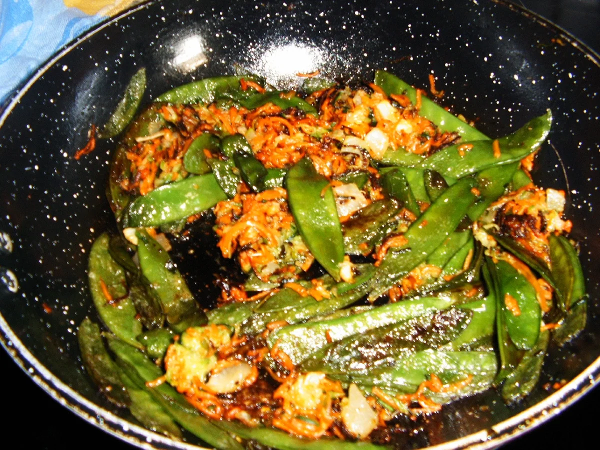 Rezept: Gemüsespaghetti mit Lachs und einer Dill-Zitronen Soße Bild Nr. 5315 Gemüsespaghetti mit Lachs und einer Dill-Zitronen Soße - Rezept - Bild Nr. 5315