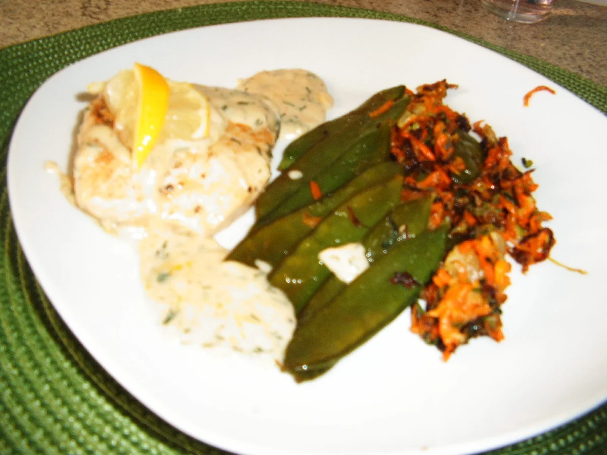 Rezept: Gemüsespaghetti mit Lachs und einer Dill-Zitronen Soße Bild Nr. 5317 Gemüsespaghetti mit Lachs und einer Dill-Zitronen Soße - Rezept - Bild Nr. 5317