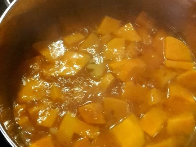 Rezept: Süßkartoffelsuppe mit Ingwer Bild Nr. 5313 Süßkartoffelsuppe mit Ingwer - Rezept - Bild Nr. 5313