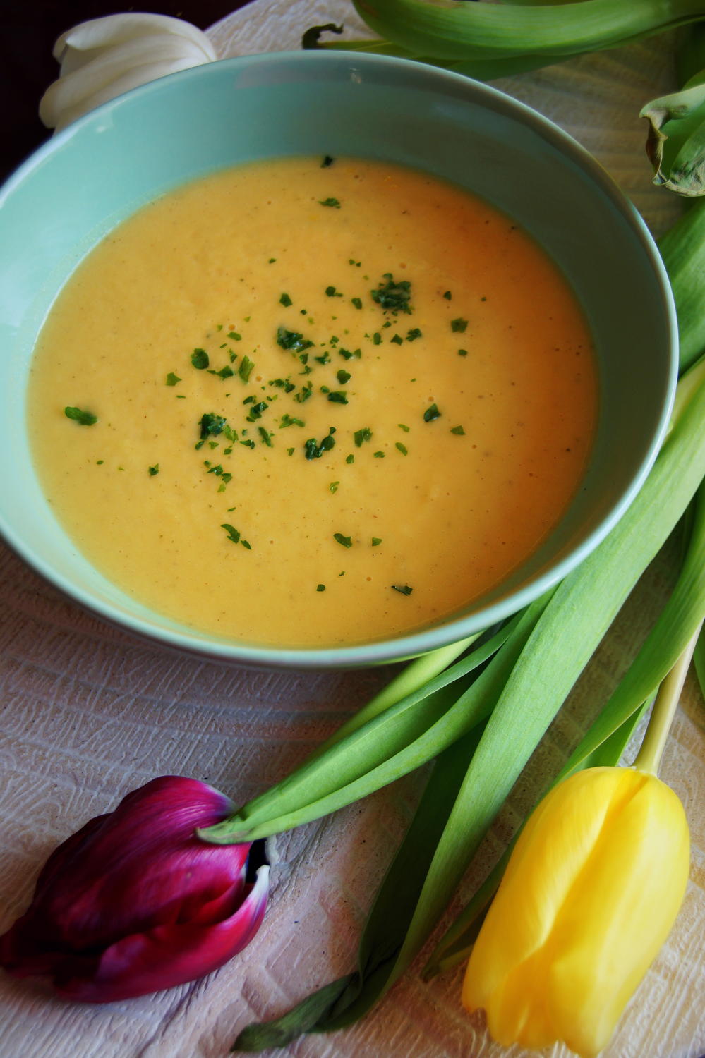 Pastinaken-Karotten-Suppe - Rezept mit Bild - kochbar.de