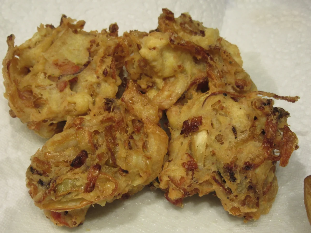 Gemüse: Weißkrautkrapfen mit Knoblauch-Schmand-Dip - Rezept - Bild Nr. 5317