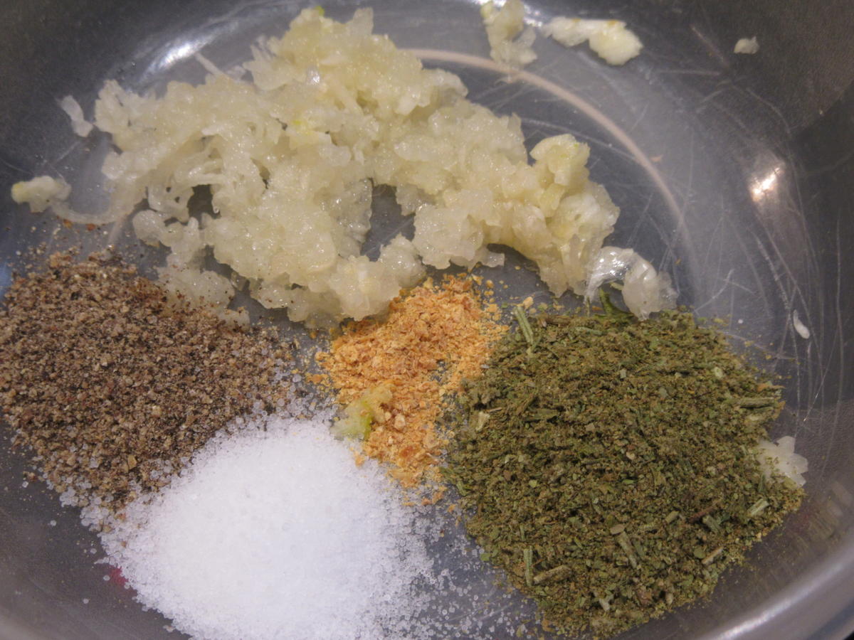 Gemüse: Weißkrautkrapfen mit Knoblauch-Schmand-Dip - Rezept - Bild Nr. 5318