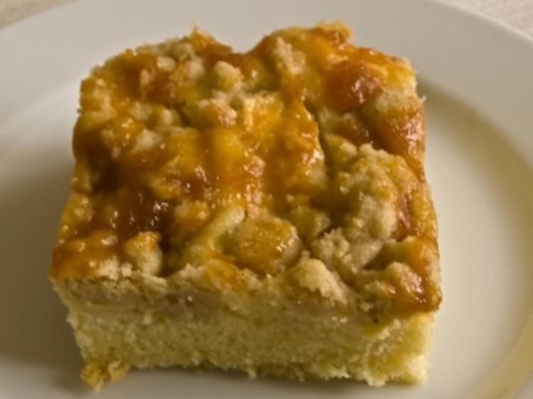 Apfel Blechkuchen mit Zimt Streuseln - einfach - 103 kcal/100g