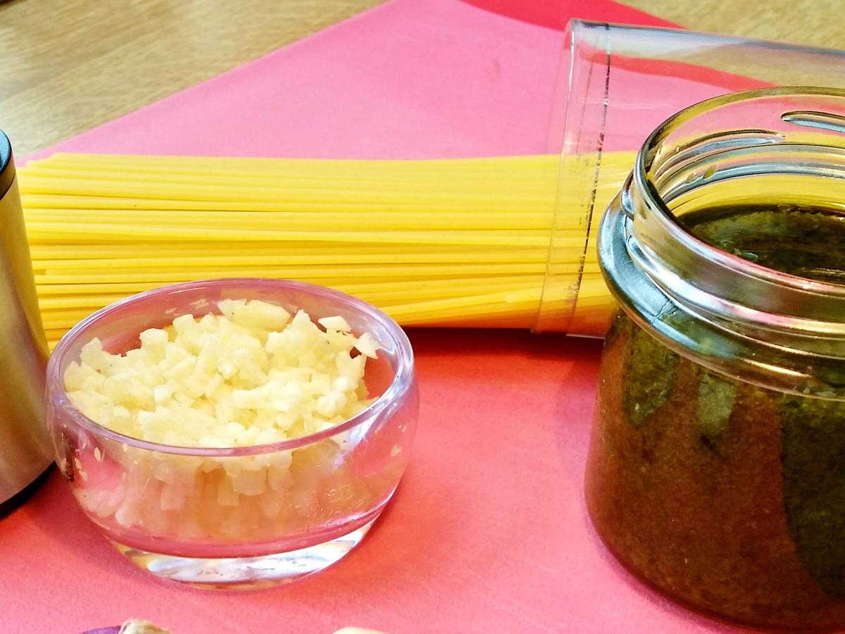 Knoblauch-Spaghetti mit Schinken und Pesto - Rezept - Bild Nr. 5324