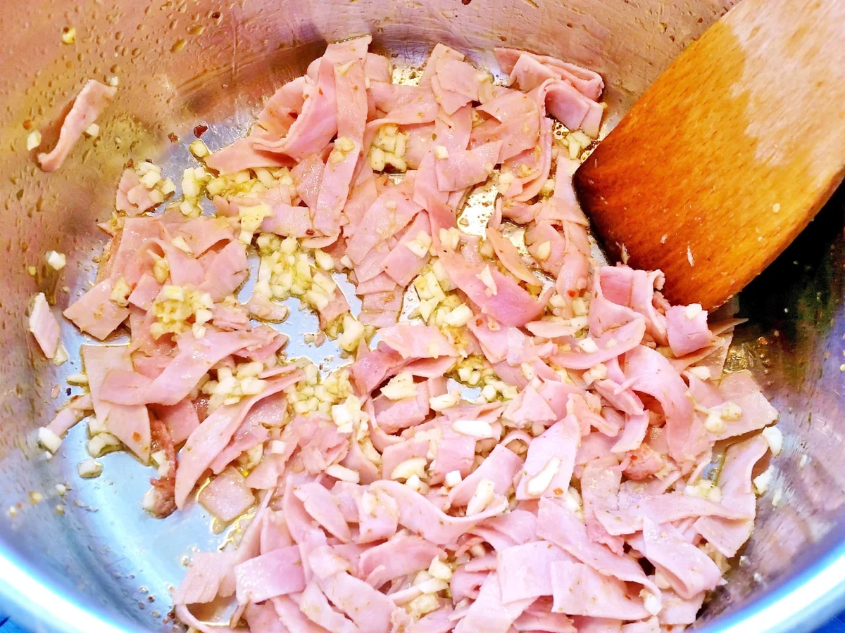 Rezept: Knoblauch-Spaghetti mit Schinken und Pesto Bild Nr. 5327 Knoblauch-Spaghetti mit Schinken und Pesto - Rezept - Bild Nr. 5327