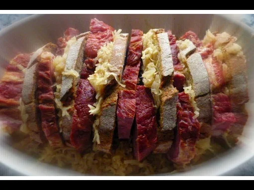 Brotauflauf mit Kasseler und Sauerkraut - Rezept - Bild Nr. 5345