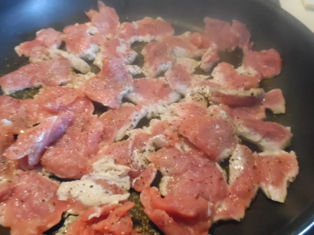 Nudel-Auflauf mit Geschnetzeltem vom Schweinefilet und Champignons - Rezept - Bild Nr. 5353