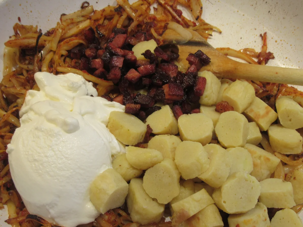 Rezept: Auflauf: Cremiger Schupfnudel-Weißkraut-Auflauf Bild Nr. 5354 Auflauf: Cremiger Schupfnudel-Weißkraut-Auflauf - Rezept - Bild Nr. 5354