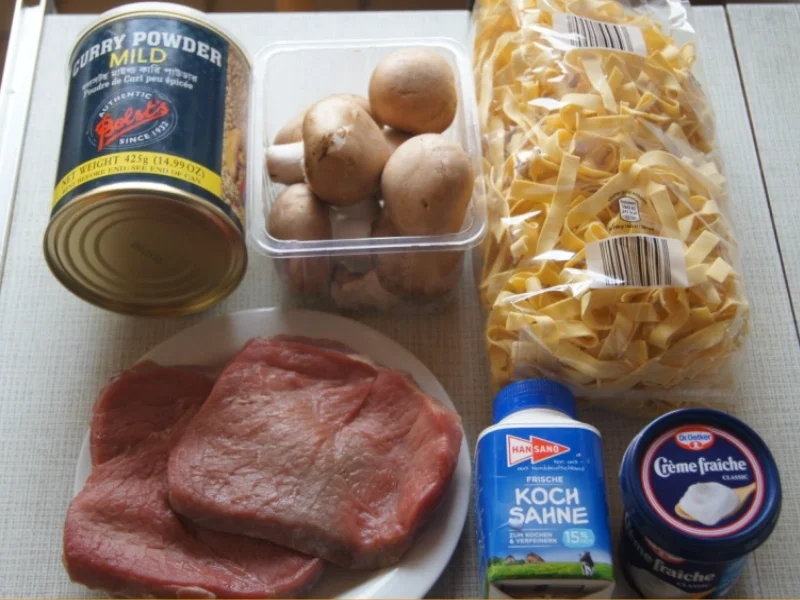 Kalbsschnitzel mit Champignon-Curry-Rahm-Sauce und Bandnudeln - Rezept - Bild Nr. 5351