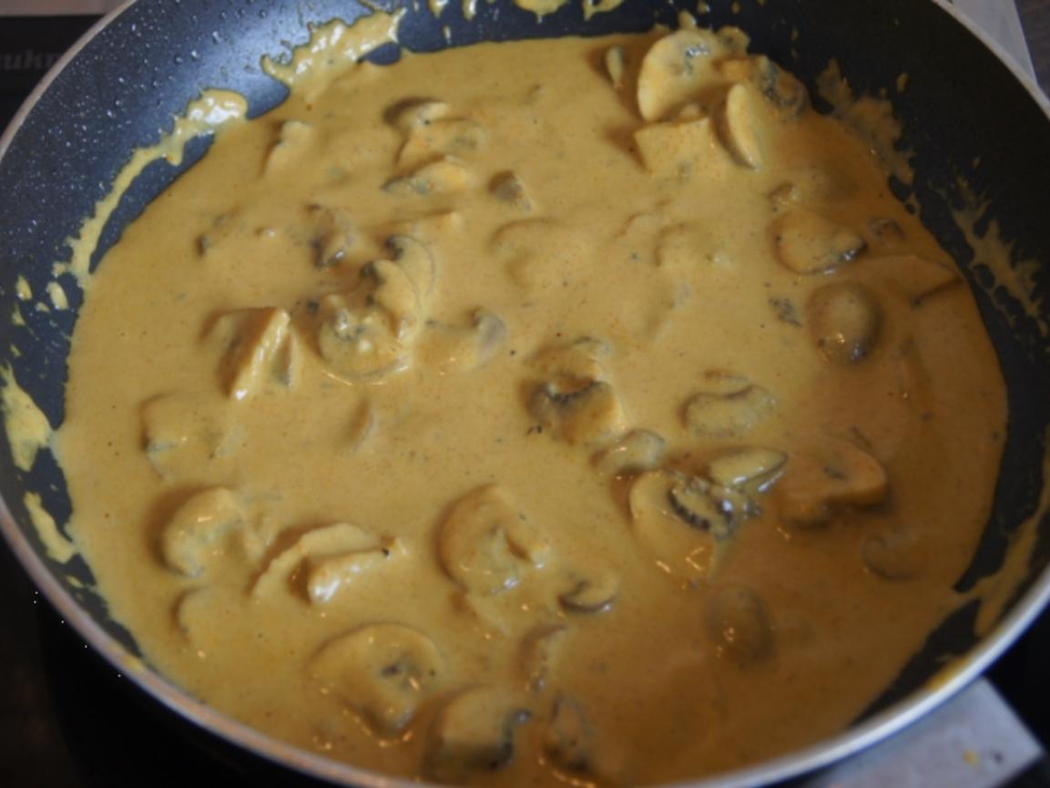 Kalbsschnitzel mit Champignon Curry Rahm Sauce und Bandnudeln - einfach ...