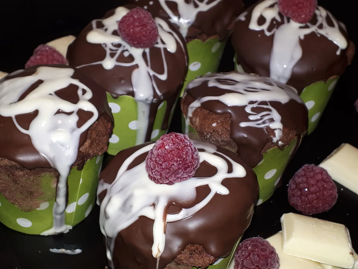 BiNe` S SCHOKOLADEN - HIMBEERCREME - MUFFINS - Rezept - Bild Nr. 5350