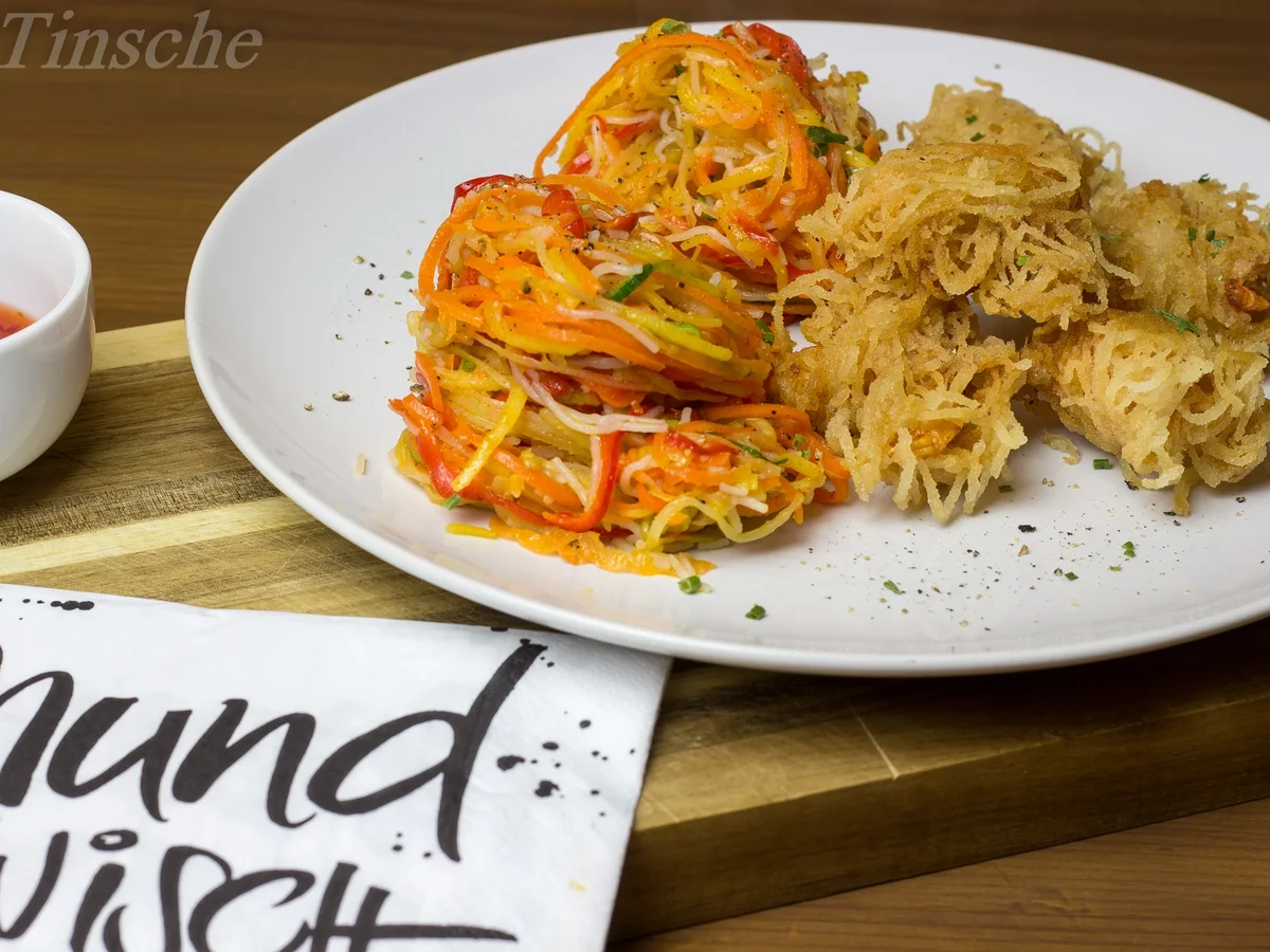 Knusper-Garnelen mit Gemüsenudeln - Rezept - Bild Nr. 5362