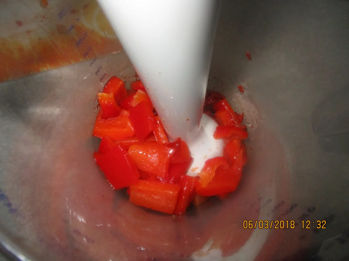 Rezept: Steinbeißer Filet mit kalter Paprikasauce und Zucchinigemüse Bild Nr. 5371 Steinbeißer Filet mit kalter Paprikasauce und Zucchinigemüse - Rezept - Bild Nr. 5371