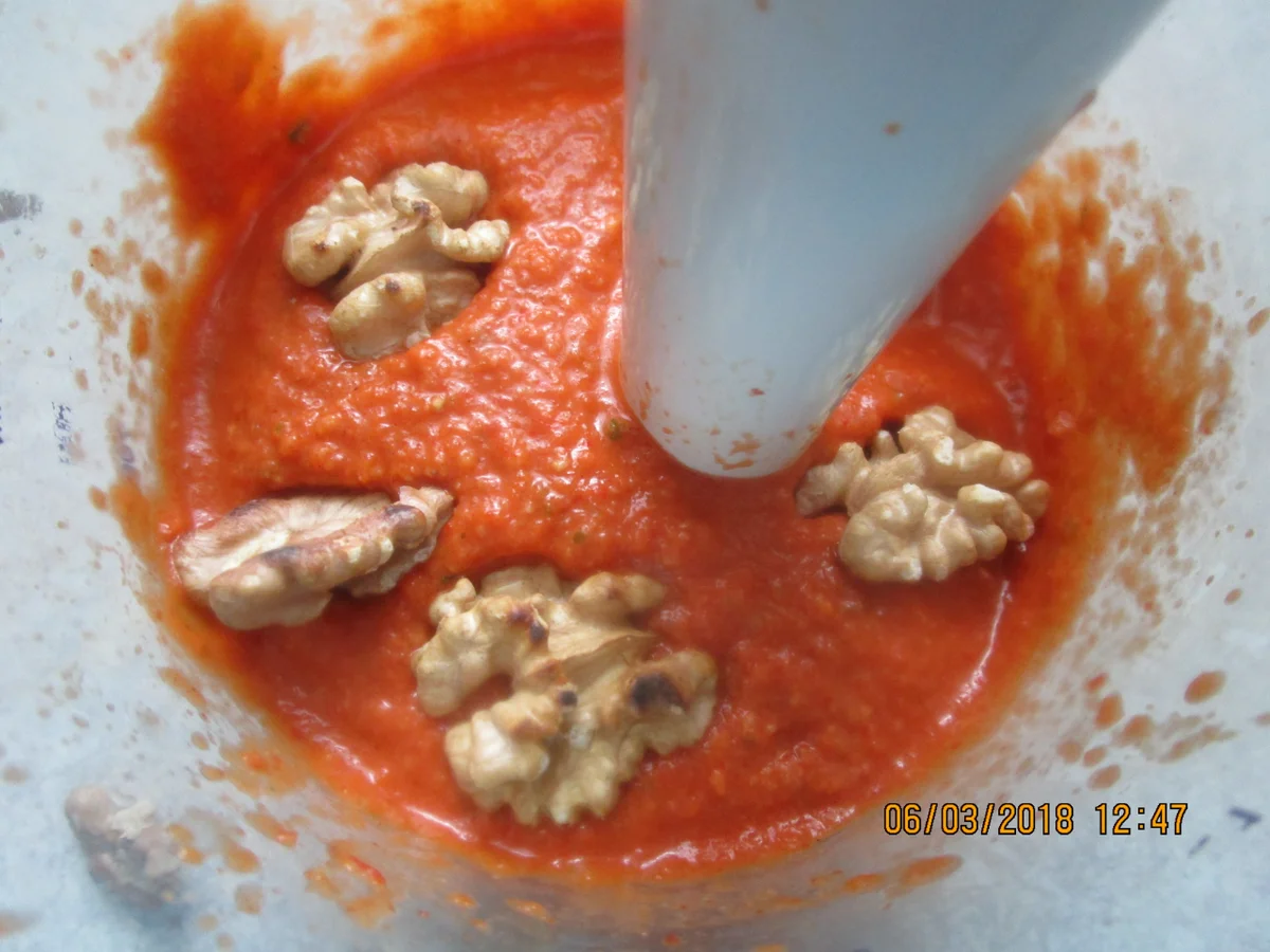 Rezept: Steinbeißer Filet mit kalter Paprikasauce und Zucchinigemüse Bild Nr. 5374 Steinbeißer Filet mit kalter Paprikasauce und Zucchinigemüse - Rezept - Bild Nr. 5374